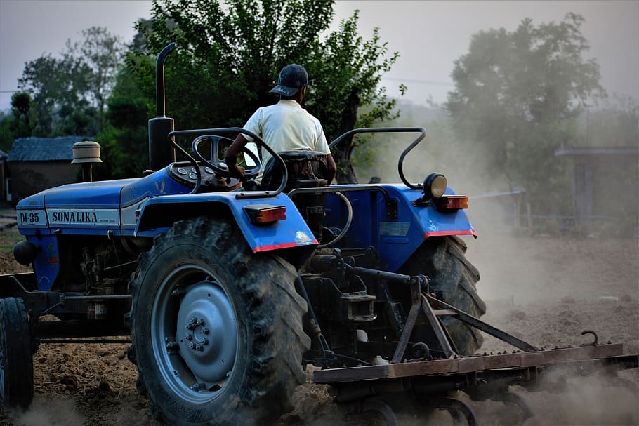 Choosing the Best Compact Tractor